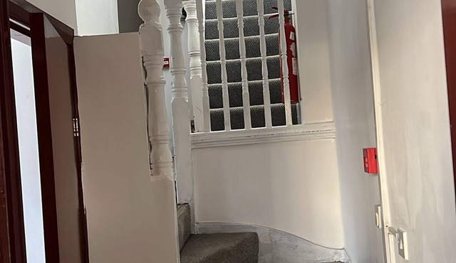 Large Comfy House Easy Access to Central London