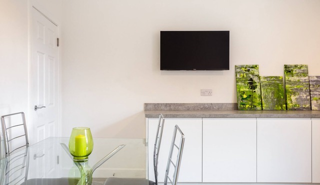 Large Contractor House*Free Parking*Close M1 & M62