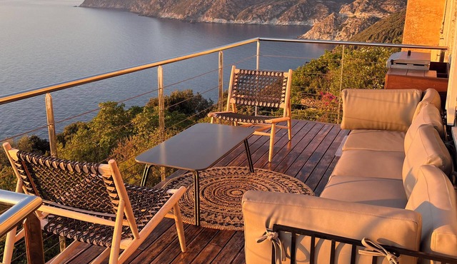 Large Corsican cape residence with panoramic view