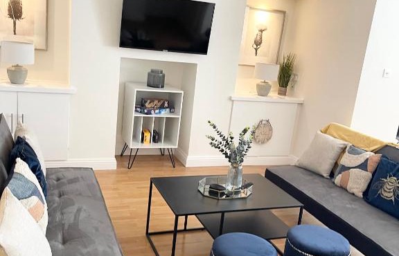 Large, cosy basement flat in the heart of Old Town