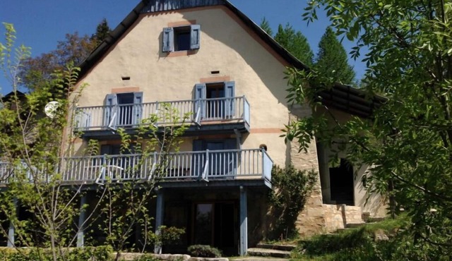 Large & Cosy Chalet in Alpes de Haute Provence, with chimney, piano & garden!