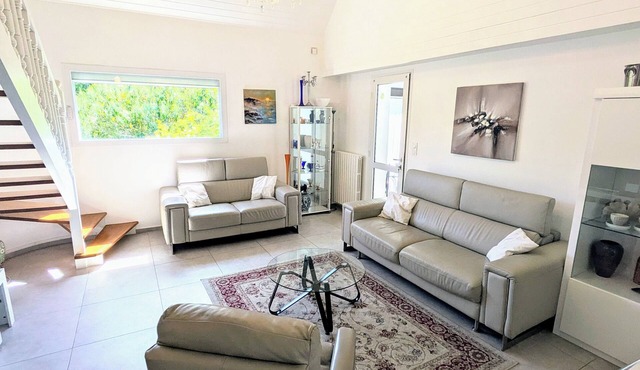 LARGE COSY HOUSE 12 persons OPEN SPACES GARDEN PARKINGS BEACH
