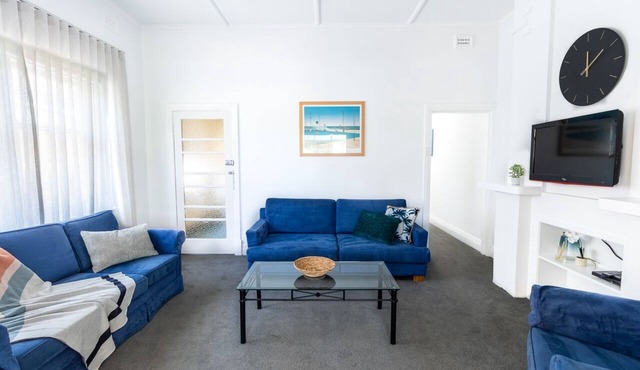 Large & Cosy | Park Views | Close to everything!