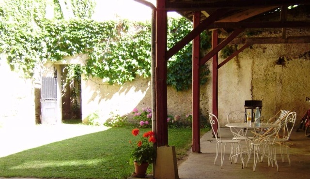 Large cottage in medieval village 1 / 2h from the Pyrenees, Gers limit