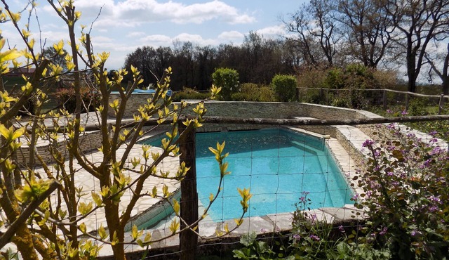 Large cottage, swimming pool, tennis, spa, bowling