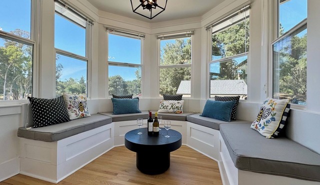 Large Country Estate in Downtown Sebastopol