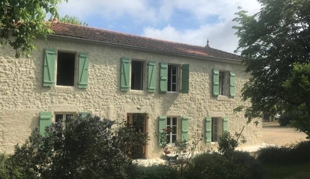 Large Country House 250 m2 - Heated swimming pool - private tennis court