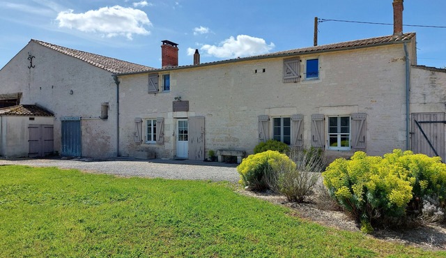 Large country gîte for 18 people