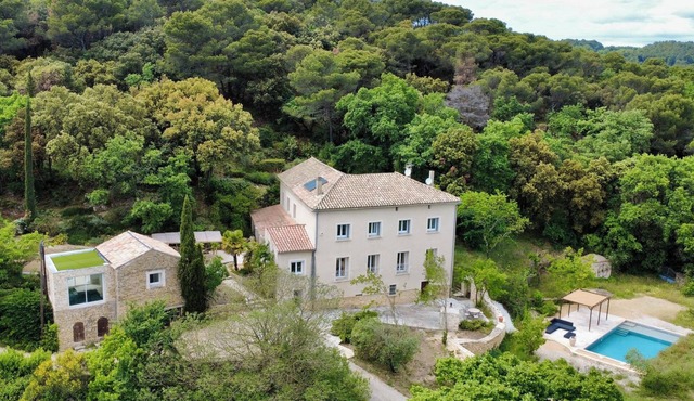 Large country house, heart of nature, 2 private swimming pools, panoramic view !