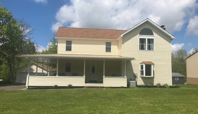 Large Country home near Lake Erie, fishing, beaches, skiing, golf & more.