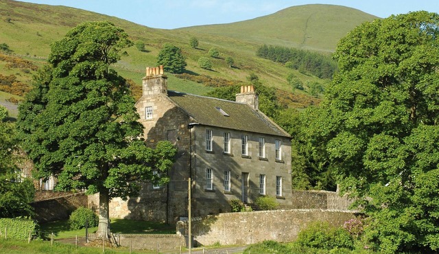 Large Country House sleeps 14, in 6 bedrooms, 5 bathrooms and a downstairs WC