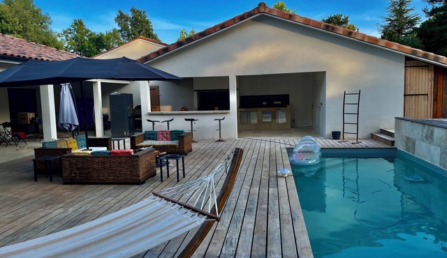 Large country house with swimming pool and summer kitchen - Périgord