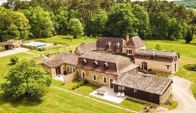 Large country house with private pool