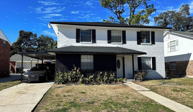 Large & Cozy 4-Bedroom w/Parking - One Exit to French Quarter & Downtown NOLA