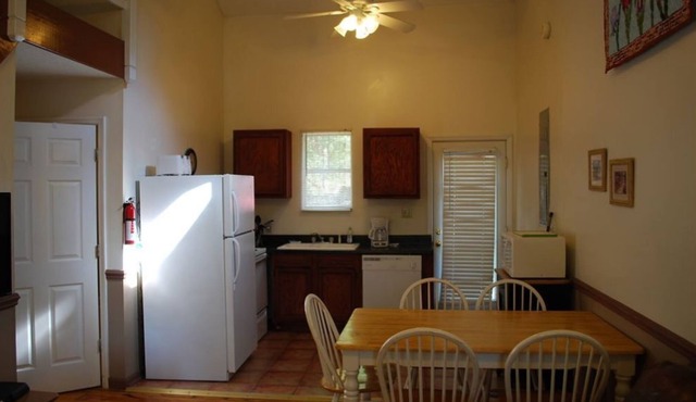 Large Cozy Cabin in the moutains