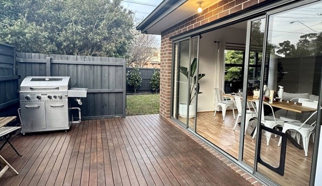 Large cozy house 15 mins drive to the city, 2 mins to train & 10 mins to airport