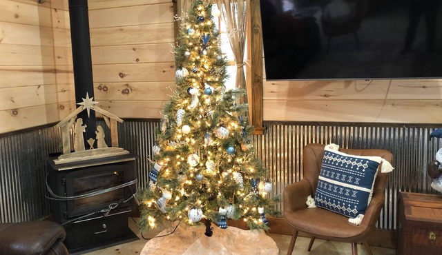 Large Deck - Firepit - Screened Porch - Hiking - 2 mi to Cloudland Canyon - 6 mi to McLemore Golf