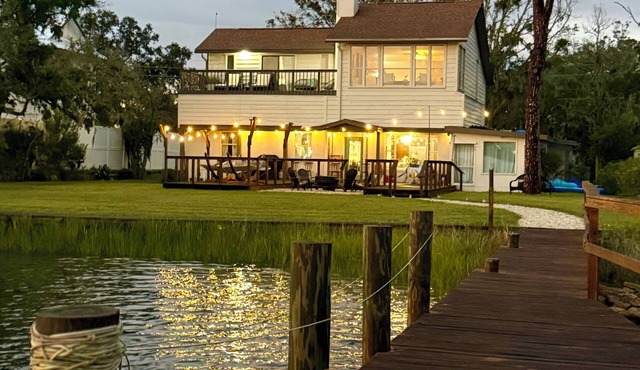 ⚓️LARGE DESIGNER COASTAL HOME🐬CORPORATE RENT🎣 DOCK,DOLPHINS,fishing,crab🐚PETS FEE