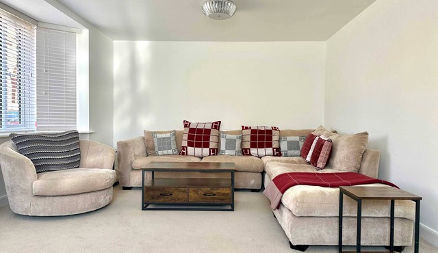 Large Detached 5 bedroom House in Bicester