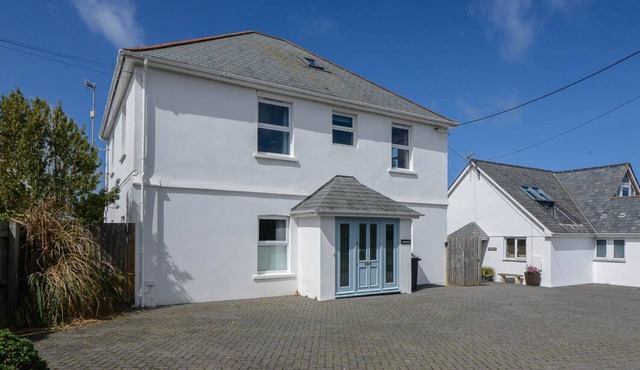 Large detached, modern family house near the beach at Trevone