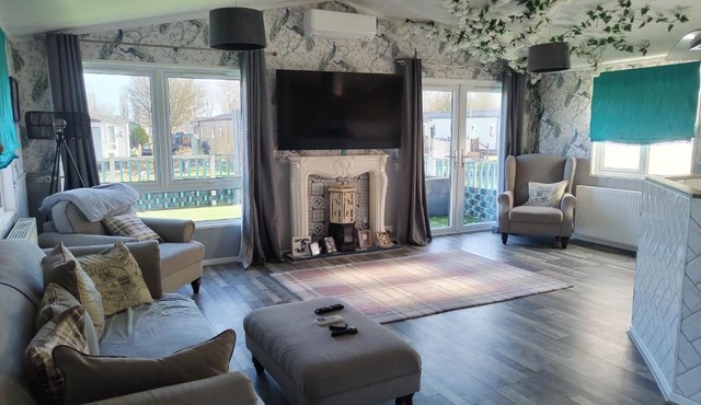 Large double sized lodge ideal for furry friends to stay