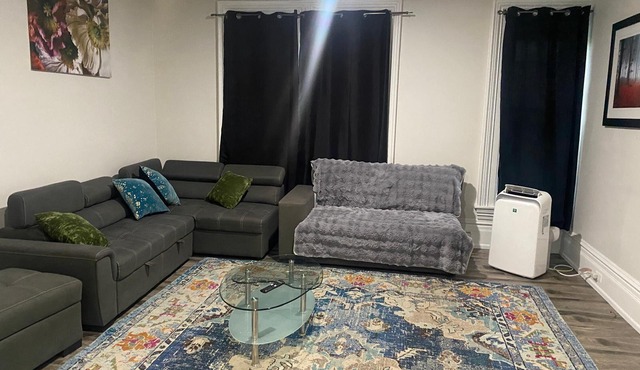 Large Downtown Apartment – Perfect for 4–5 People