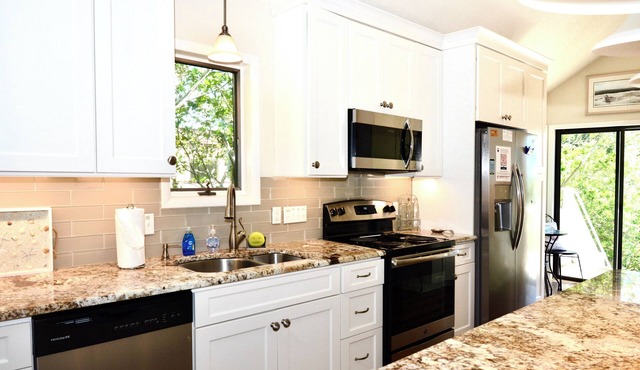 Large Downtown Dewey Beach House Parking Pet Friendly