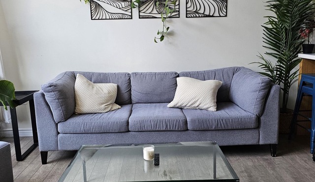 Large downtown Toronto townhouse. Perfect for large groups and families!