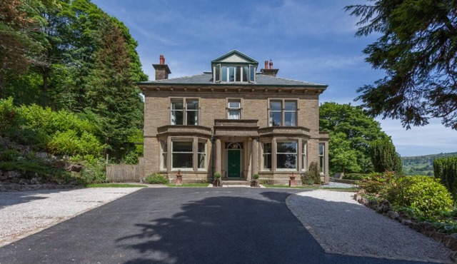 Large Edwardian Villa Set In Woodland Gardens With Panoramic Views. Sleeps 24