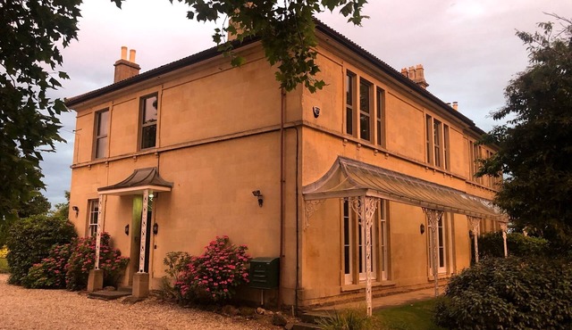 Large elegant property between Bristol and Bath sleeping up to 18 guests