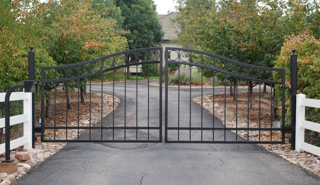 Large Estate Close To Everything.