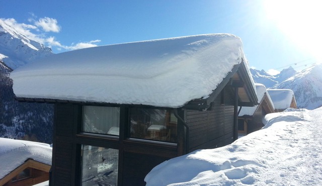 Large exclusive 6 room chalet(160m2) 10p on 2000m Lauchernalp/Lotschental.