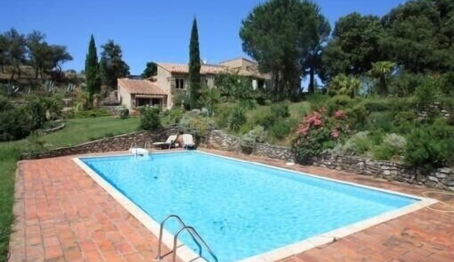 Large F2 Plein Sud quiet environment 5 Km from CERET 66400 Altitude 450 M.