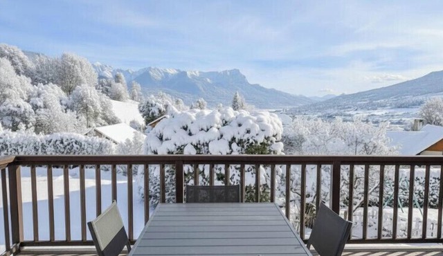 Large family home near lake and resorts