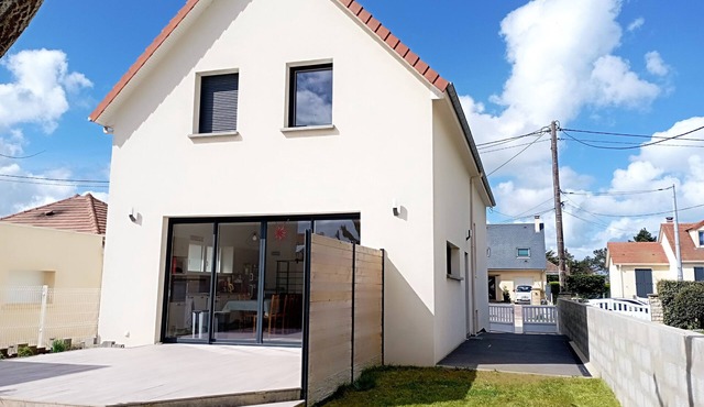 Large family home Sea access without crossing the road