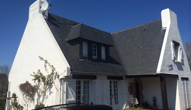 Large familly house with garden and large terrace facing west
