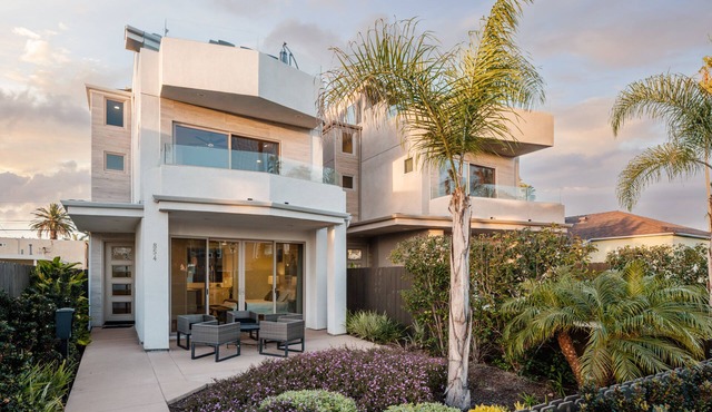 Large Family Beach Home | 1 Block to Beach & More | AC