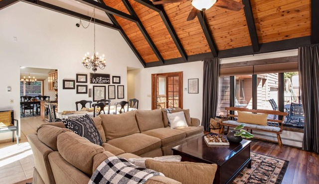 Large family friendly home minutes from downtown Glenwood, hot springs & skiing