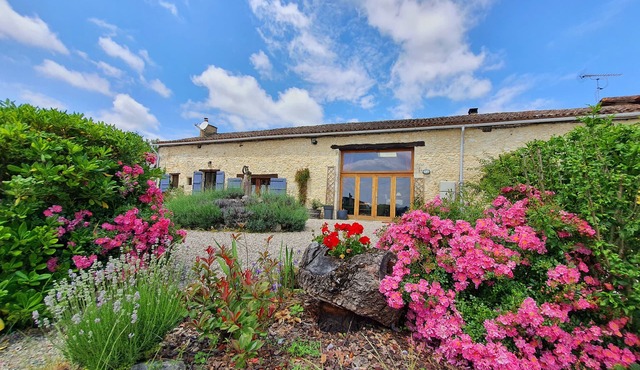 Large family farmhouse for 14/16 people