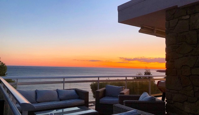 Large family villa with exceptional view of the Calanques - sleeps 10