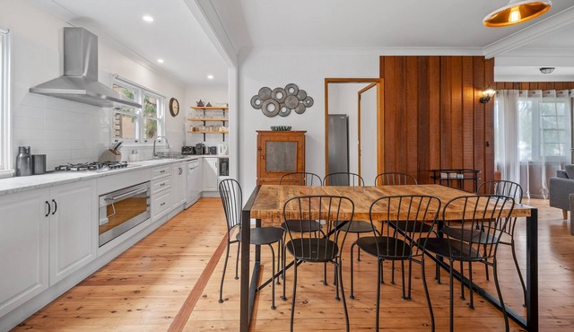 Large family friendly home close to Jervis Bay, Huskisson and great beaches