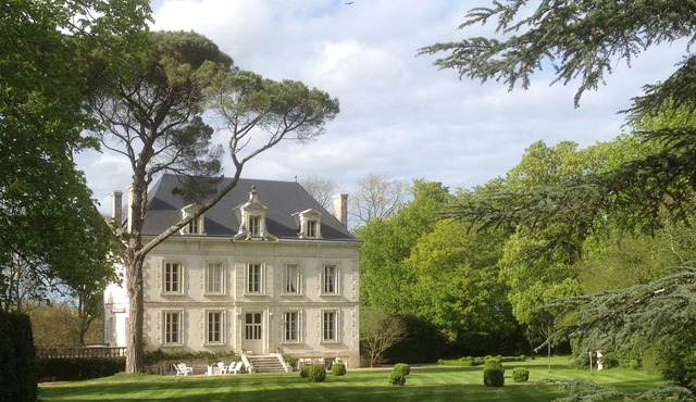 Large Family-friendly House With Walled In 4 Acre Grounds In Quiet Small Village