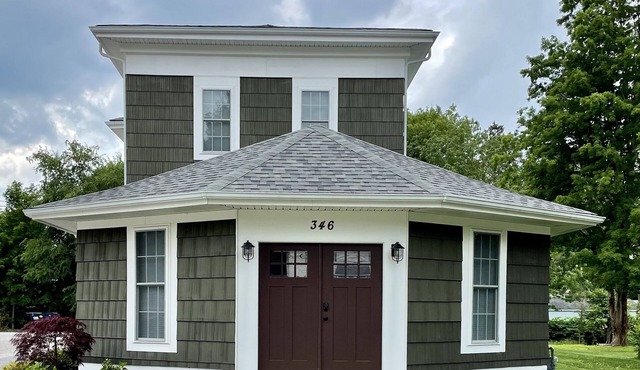 Large, family friendly, historic downtown Geneva. Lots of spaces for gathering.
