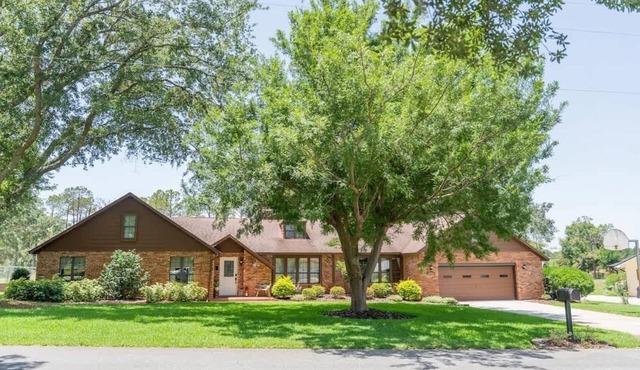 Large family friendly home close to The Villages