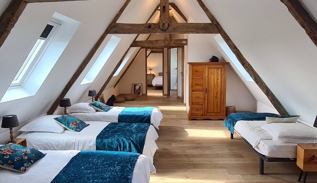 Large family home (15 people or less), nature and beaches 10 km away