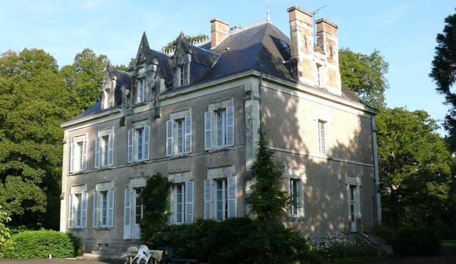 Large family home in a green setting near the Brière regional park