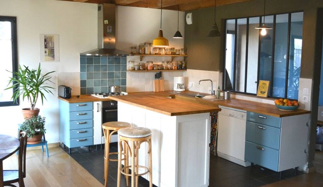 Large family home in a quiet location 10 minutes from the beach