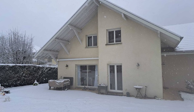 Large family home in Annecy 6 bedrooms 12 people 15 minutes from the lake!