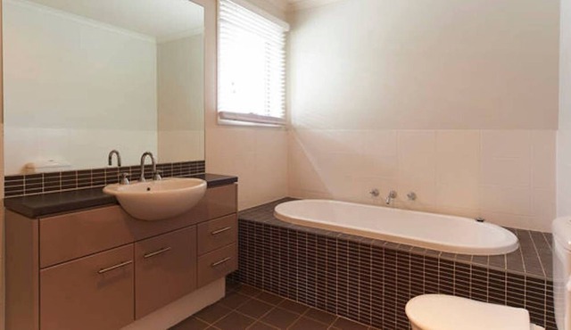 Large Family Home in Cranebrook