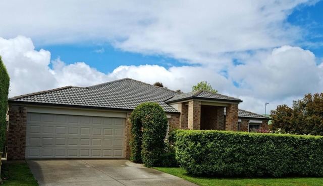 Large Family home in Delecombe10 minutes from the center of Ballarat